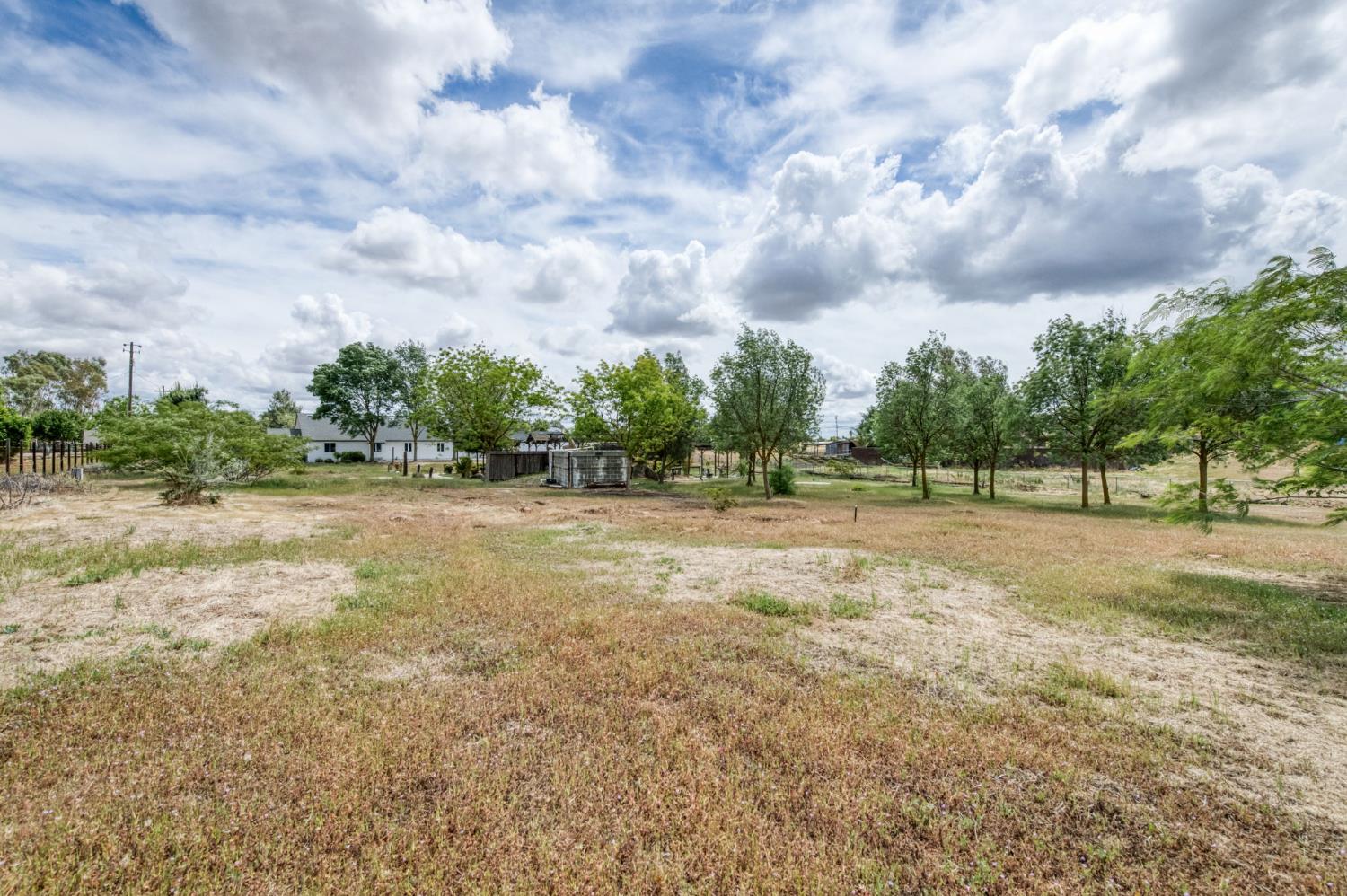 16564 Monreal Rd, Madera, CA 93636