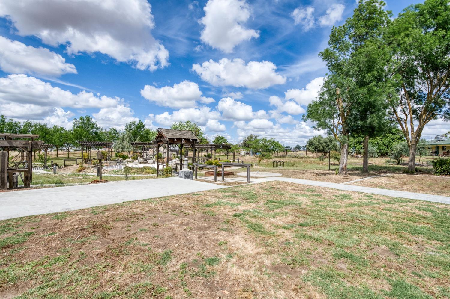 16564 Monreal Rd, Madera, CA 93636