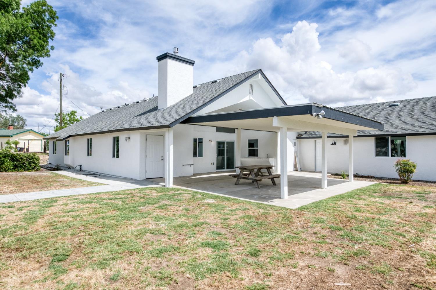 16564 Monreal Rd, Madera, CA 93636