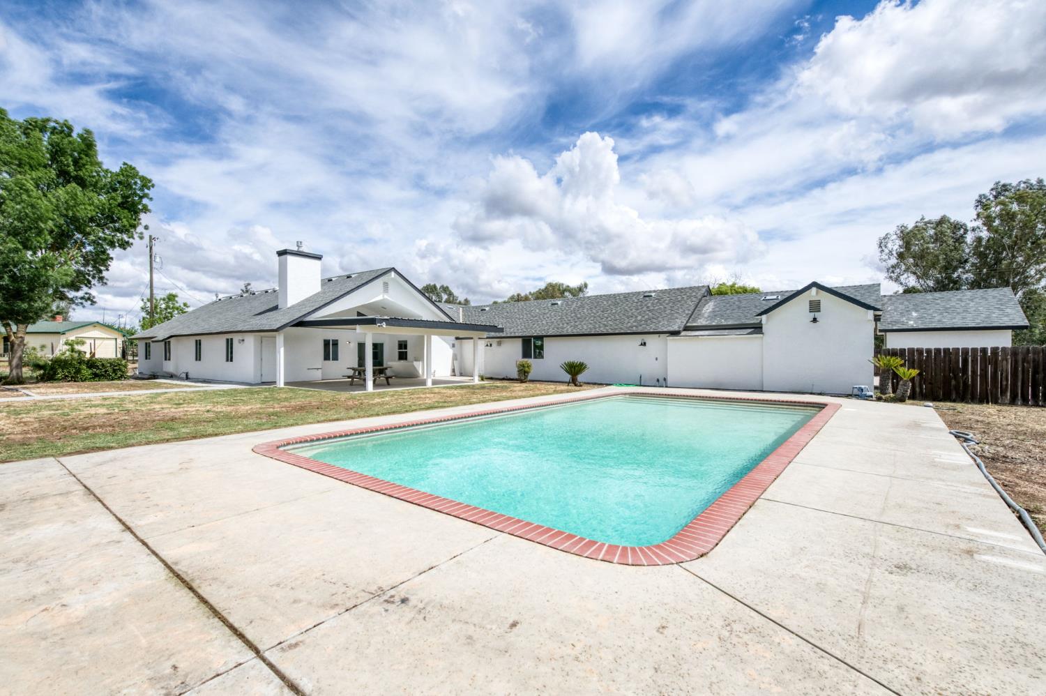 16564 Monreal Rd, Madera, CA 93636