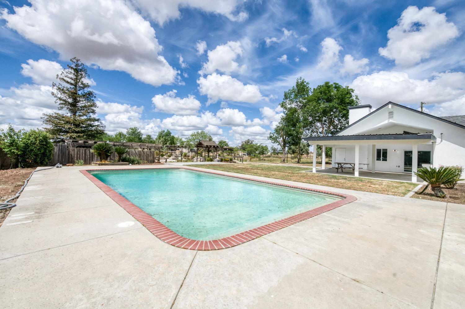 16564 Monreal Rd, Madera, CA 93636