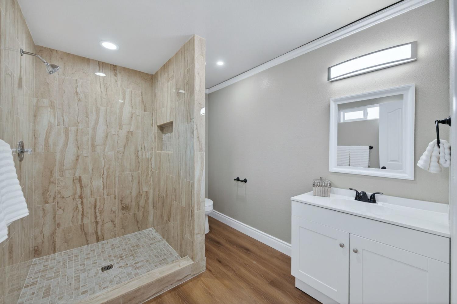 16564 Monreal Rd, Madera, CA 93636