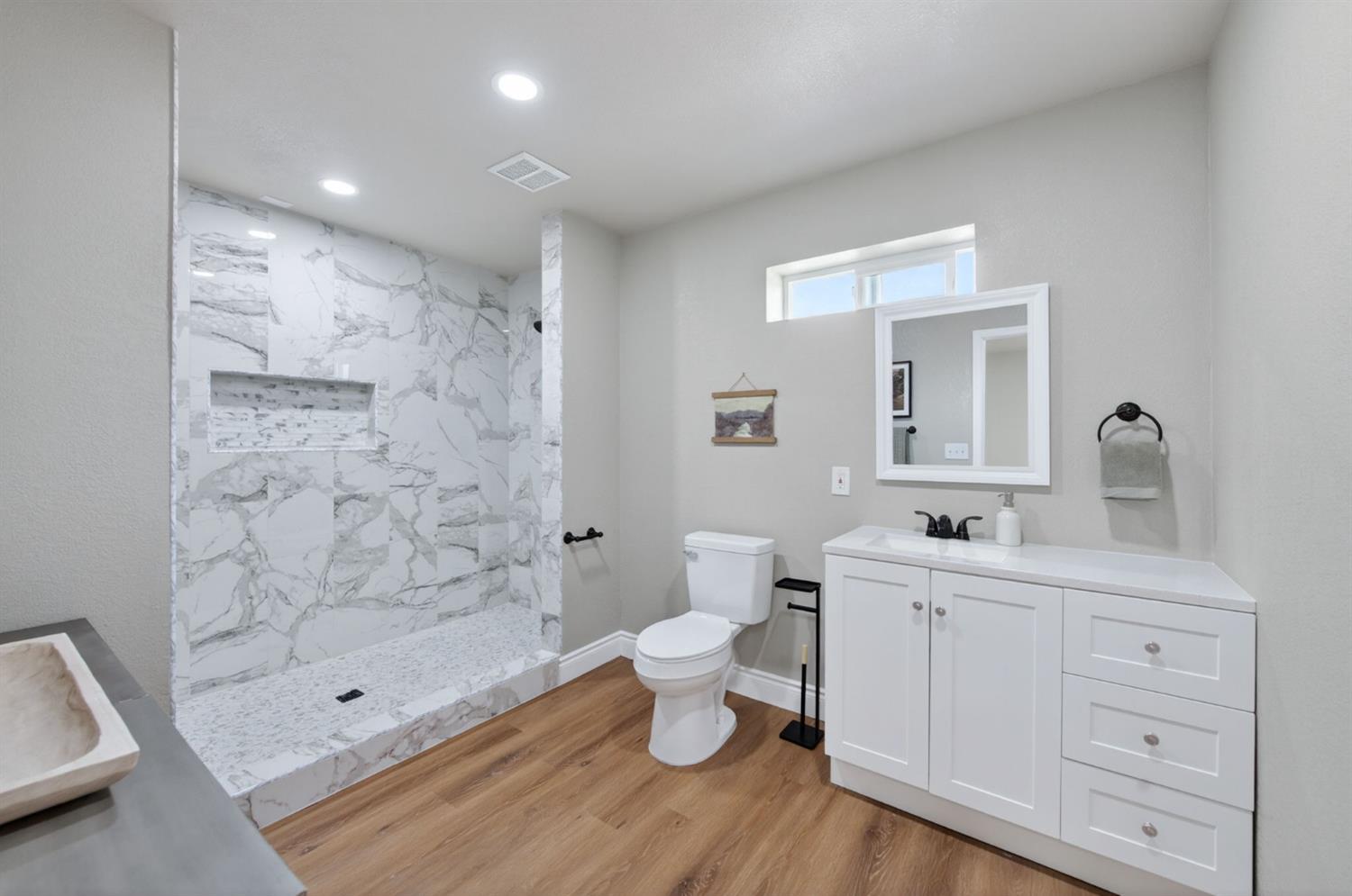 16564 Monreal Rd, Madera, CA 93636