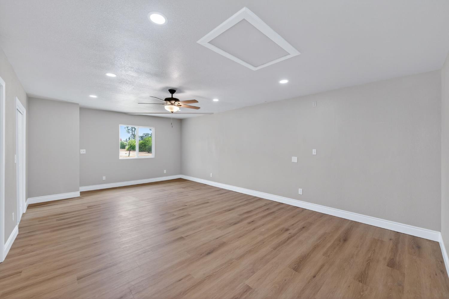 16564 Monreal Rd, Madera, CA 93636