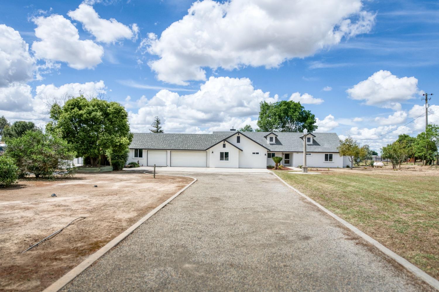 16564 Monreal Rd, Madera, CA 93636