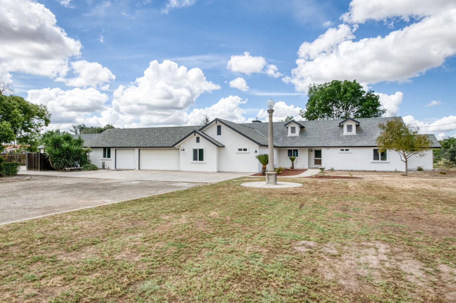 16564 Monreal Rd, Madera, CA 93636