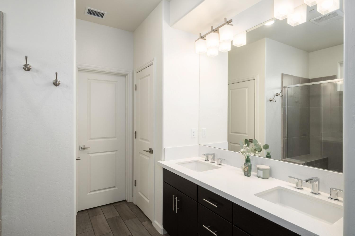 644 Atlantica Dr S, Madera, CA 93636