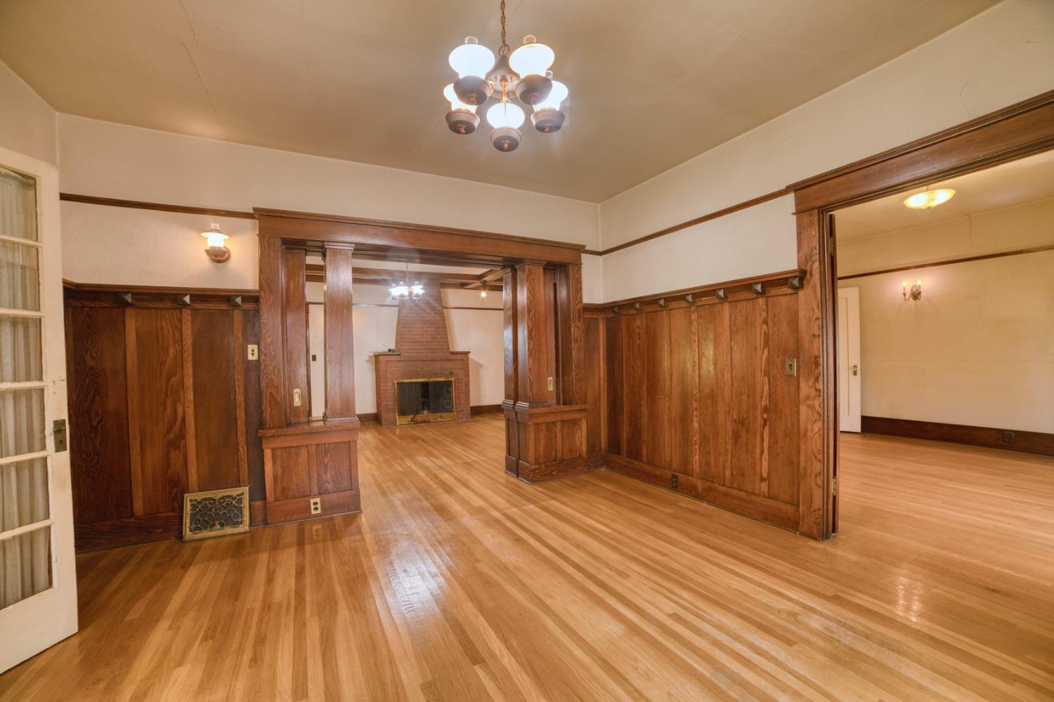 421 N D St, Madera, CA 93638