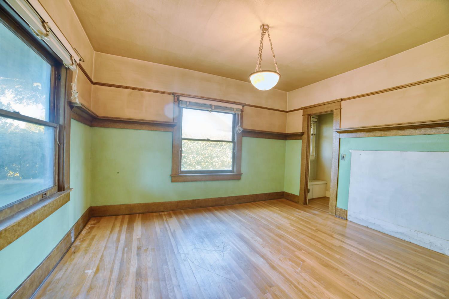 421 N D St, Madera, CA 93638