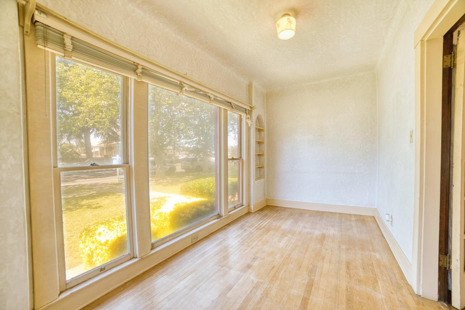 421 N D St, Madera, CA 93638