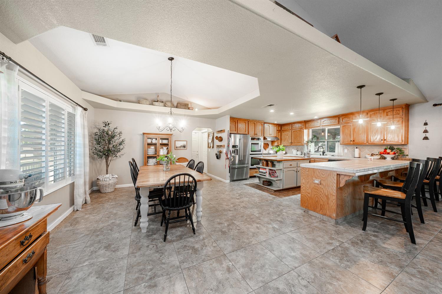 22052 Melrose Ct, Madera, CA 93638