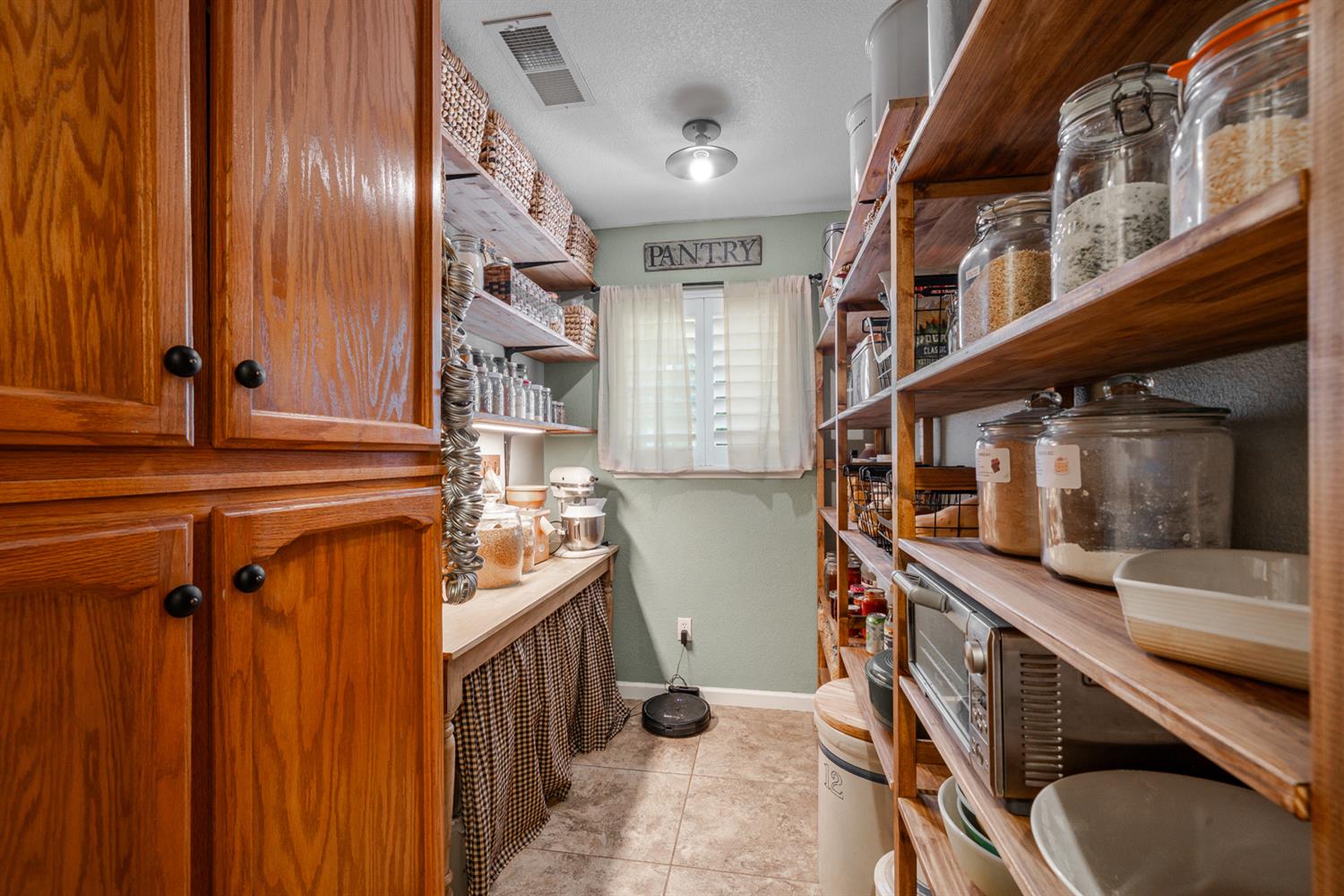 22052 Melrose Ct, Madera, CA 93638