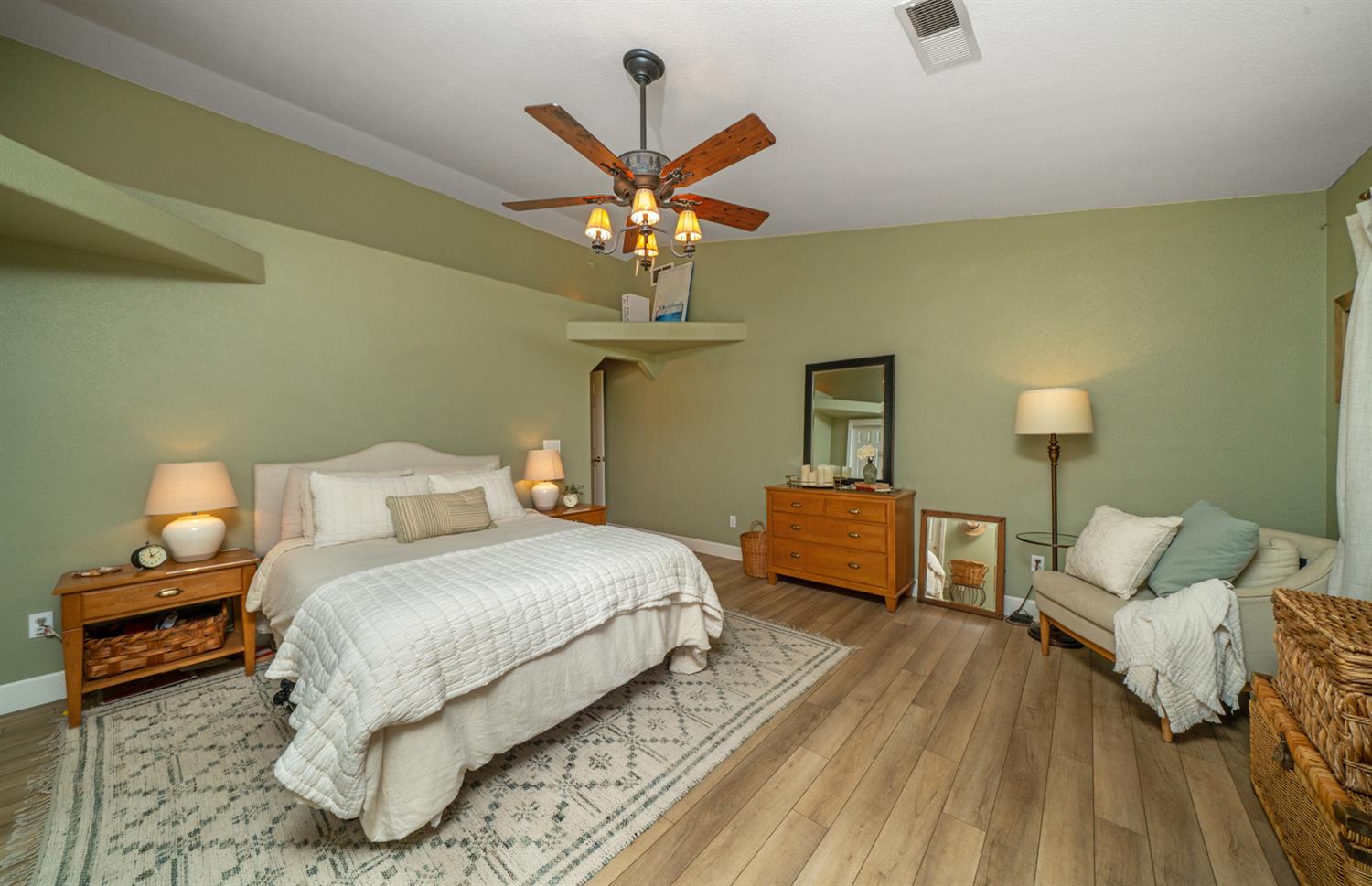 22052 Melrose Ct, Madera, CA 93638