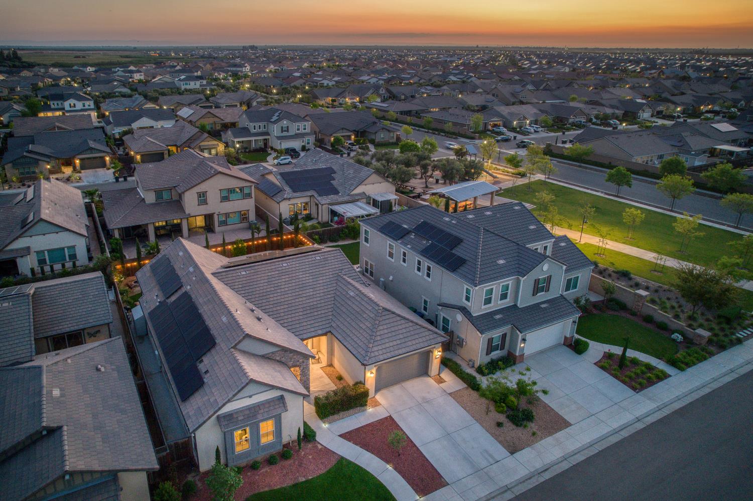 598 Crescent Ln, Madera, CA 93636