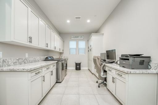 598 Crescent Ln, Madera, CA 93636