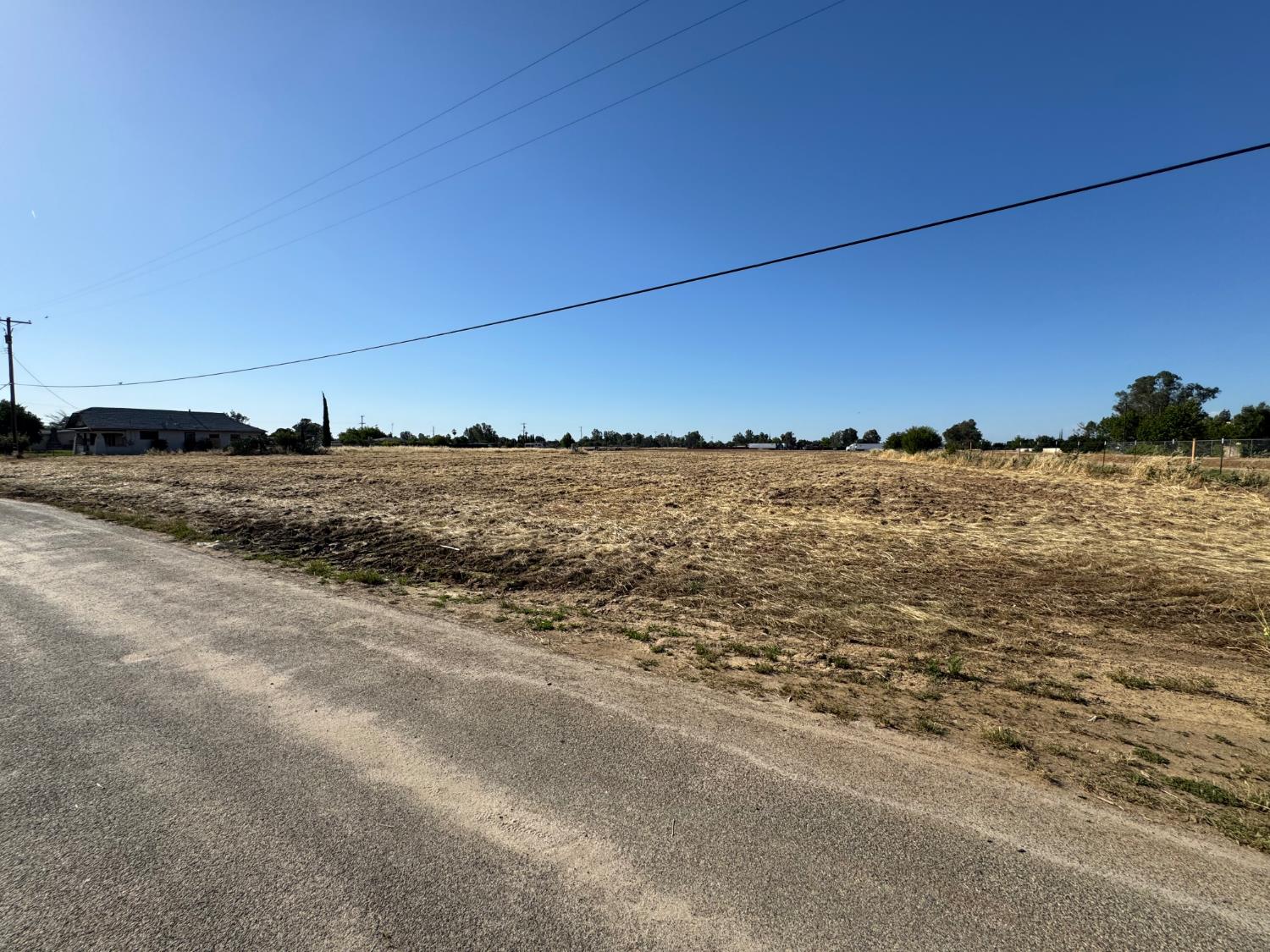 25853 W Clark St, Madera, CA 93638