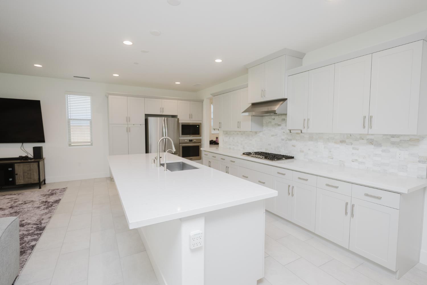 4285 Monarch Place, Madera, CA 93636