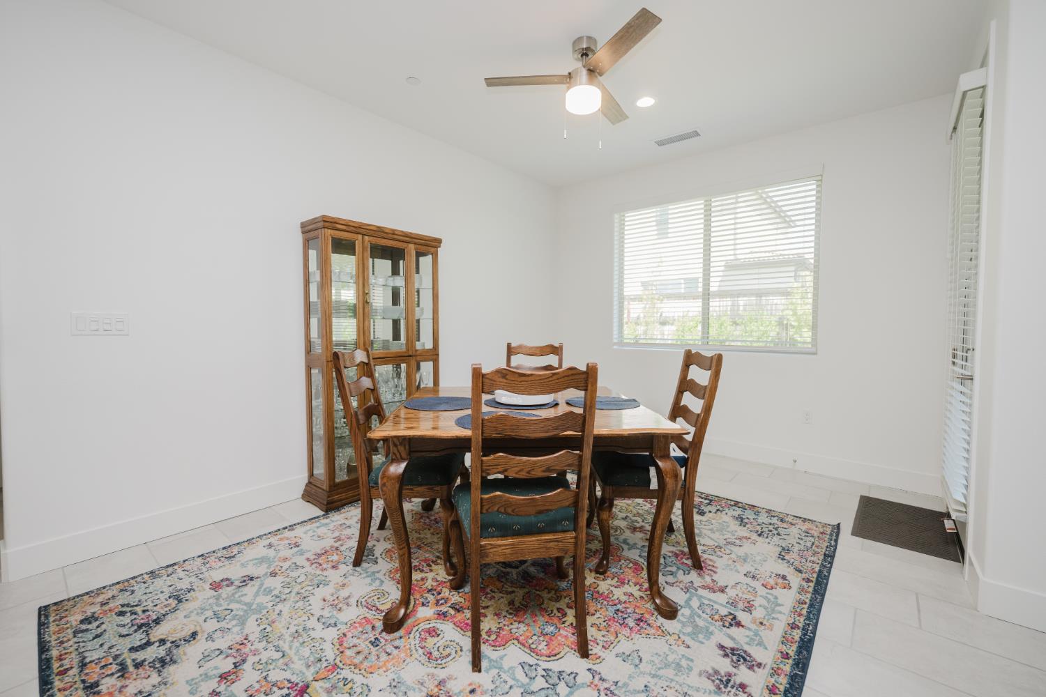 4285 Monarch Place, Madera, CA 93636