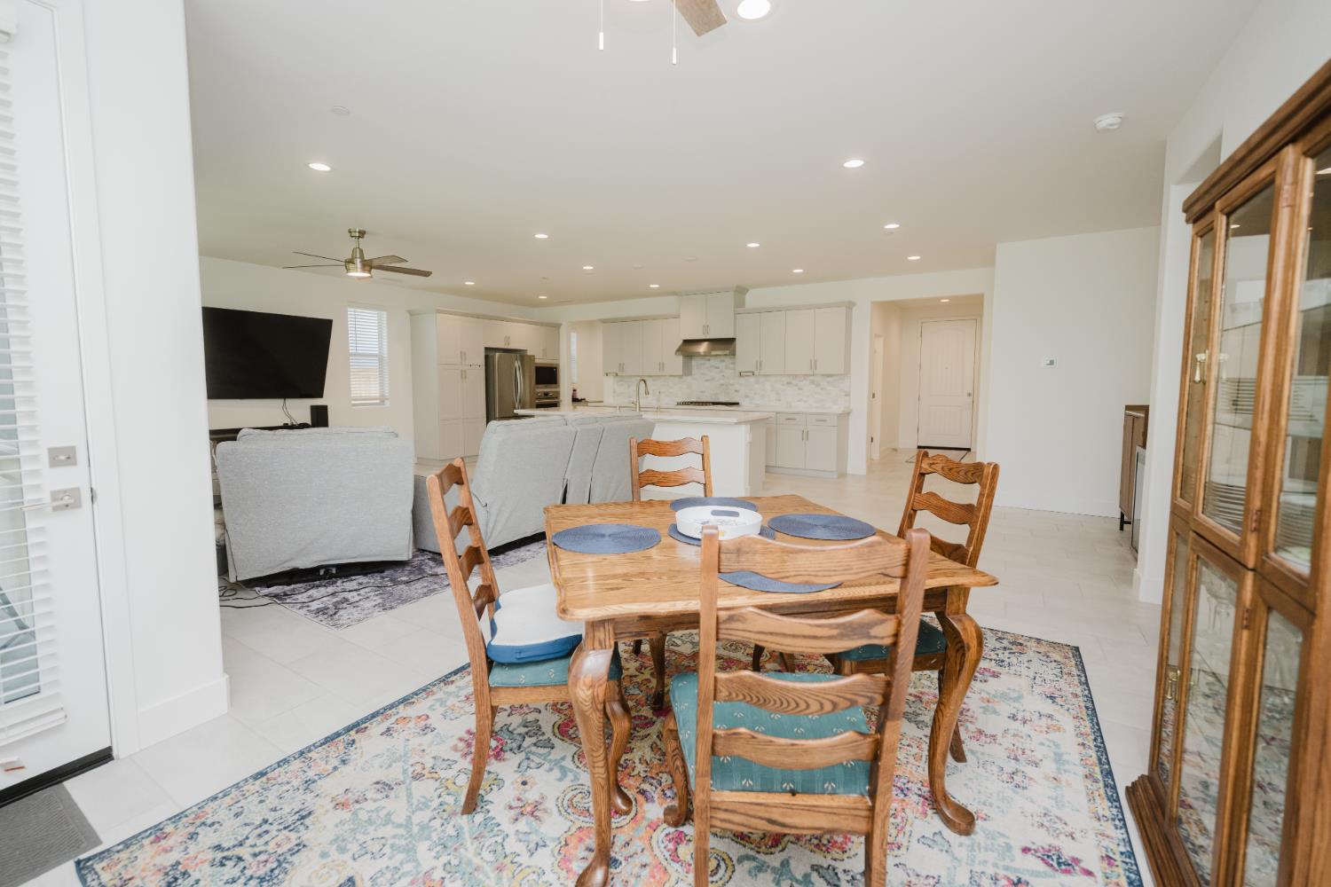 4285 Monarch Place, Madera, CA 93636