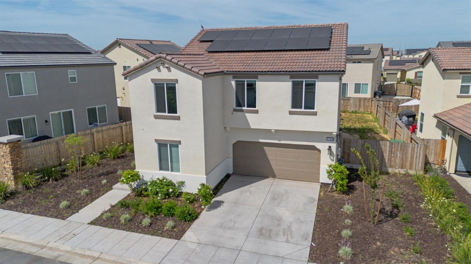 1183 Ponderosa Way W, Madera, CA 93636