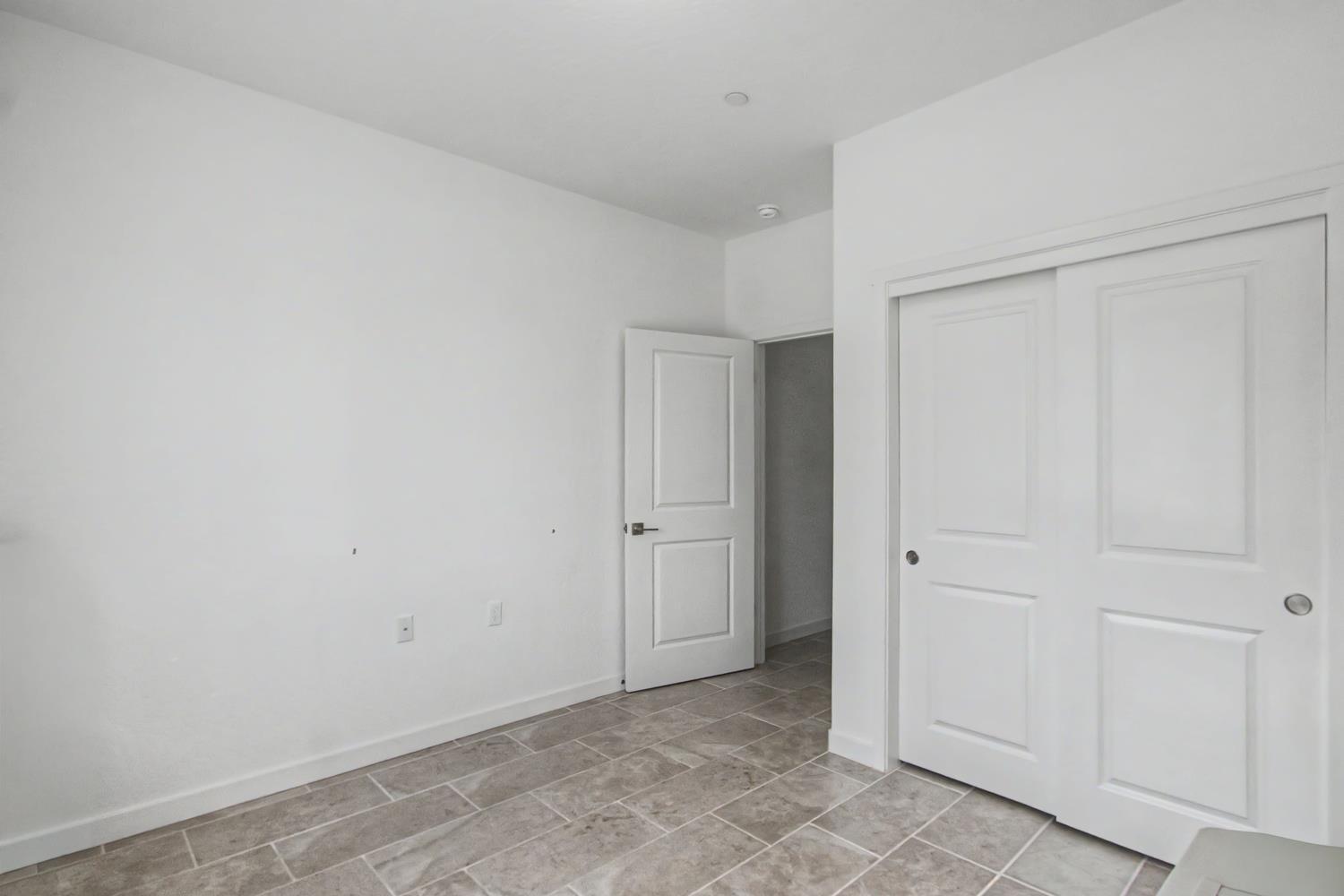 1183 Ponderosa Way W, Madera, CA 93636
