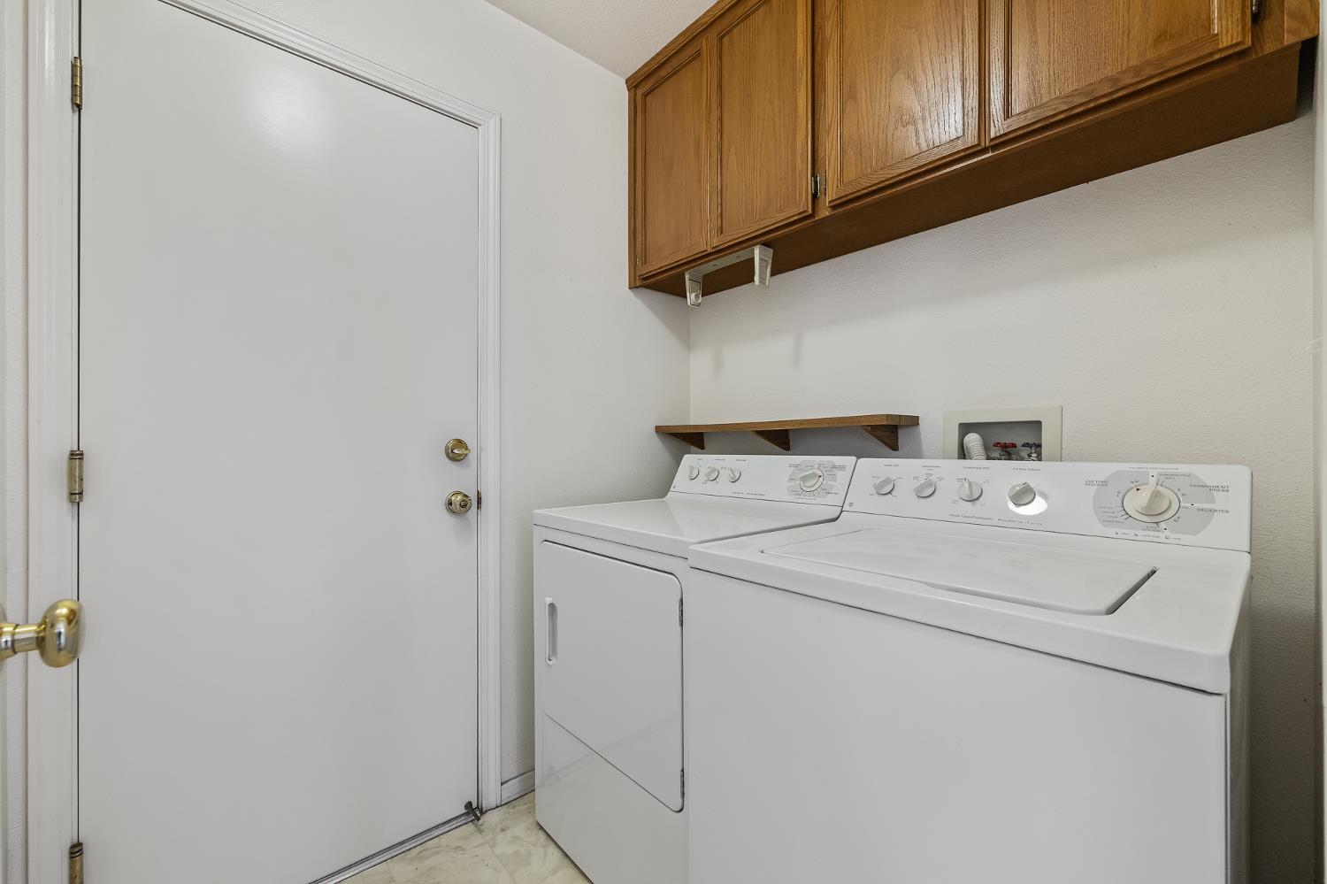 2631 Gamay Ave, Madera, CA 93637