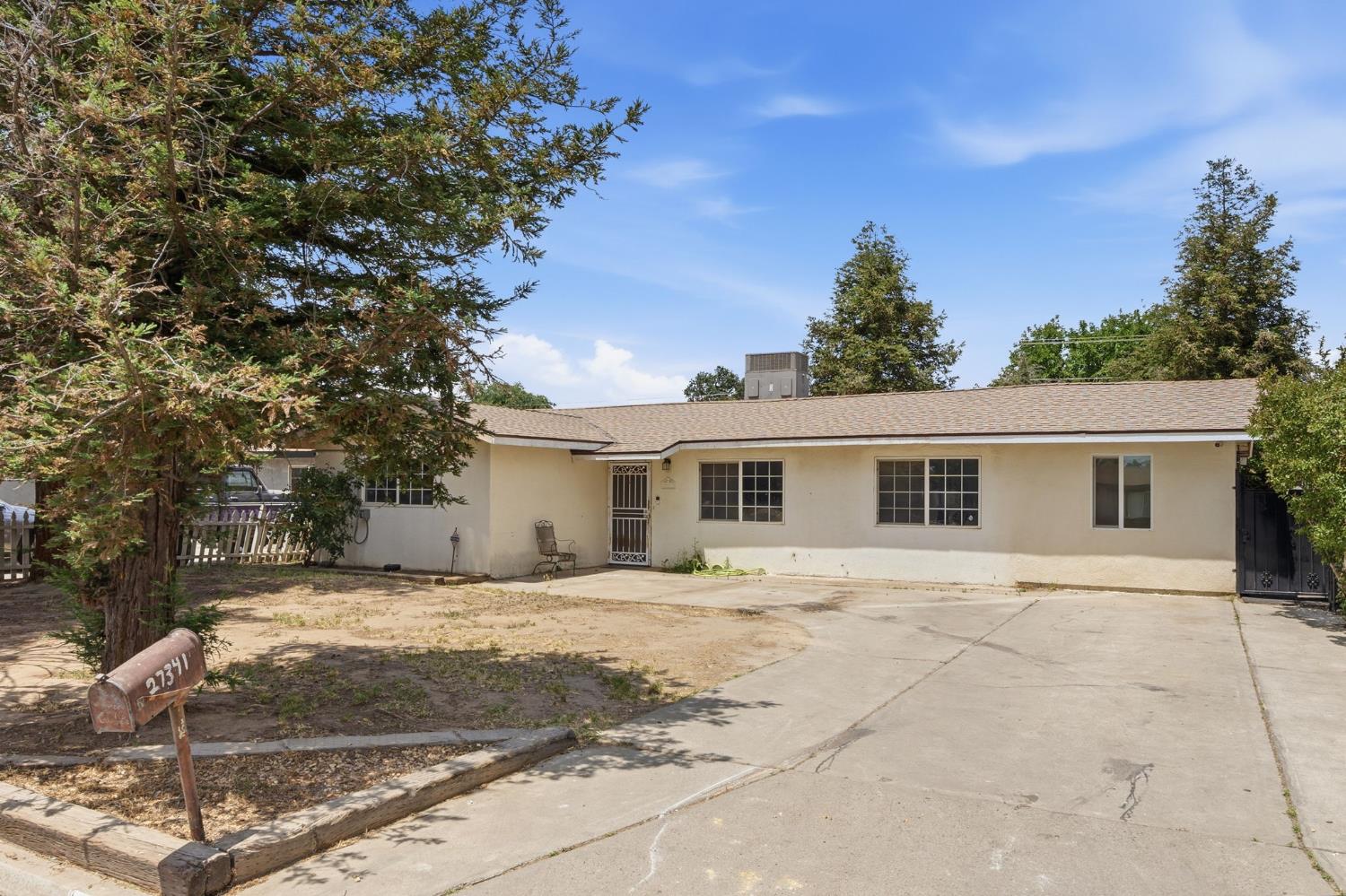 27341 Parkwood Ave, Madera, CA 93637