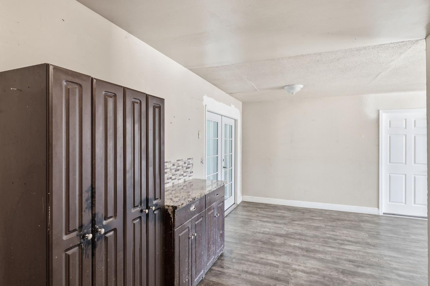 27341 Parkwood Ave, Madera, CA 93637