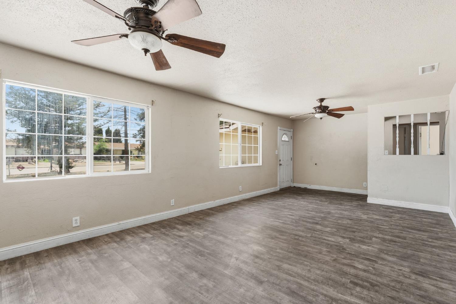 27341 Parkwood Ave, Madera, CA 93637