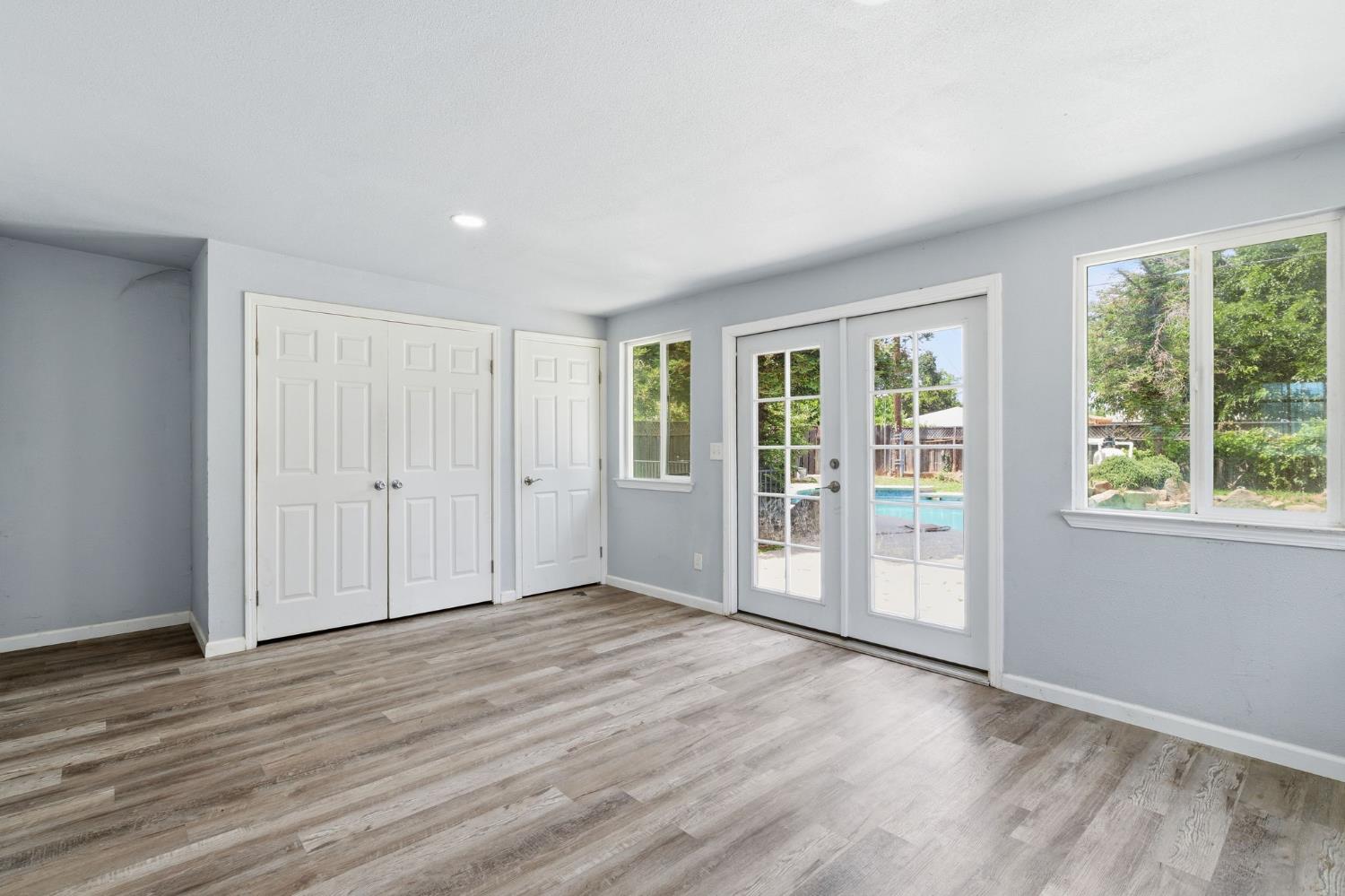 27341 Parkwood Ave, Madera, CA 93637