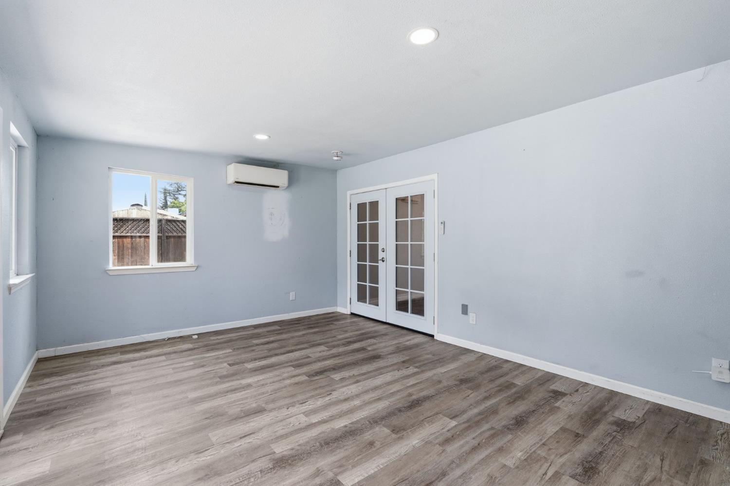 27341 Parkwood Ave, Madera, CA 93637