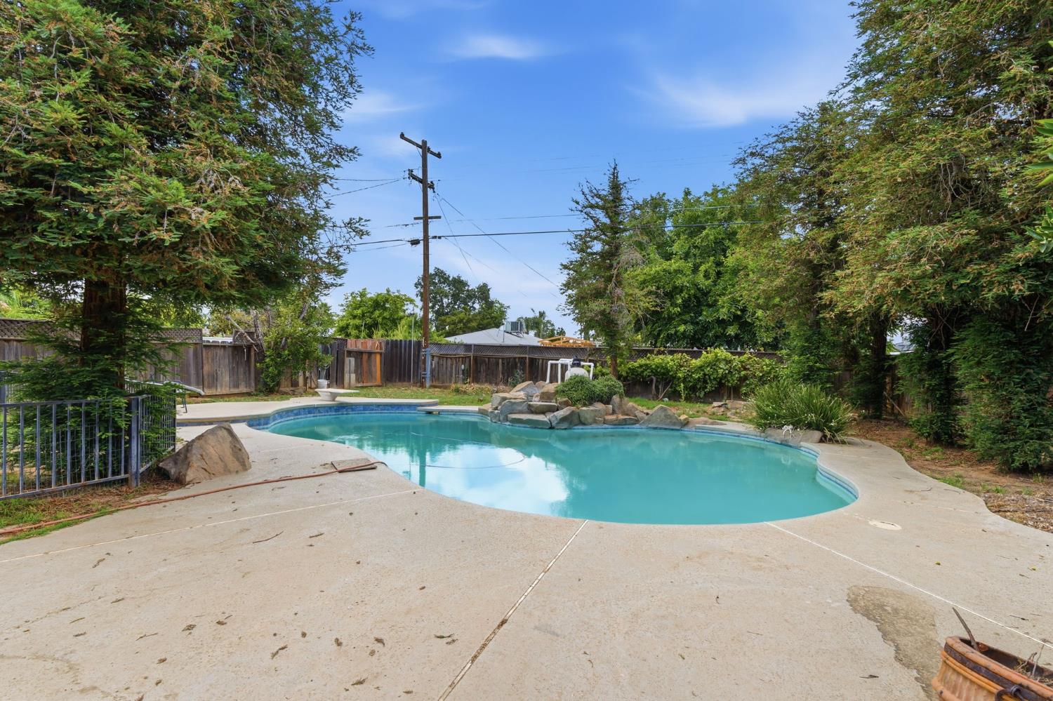 27341 Parkwood Ave, Madera, CA 93637