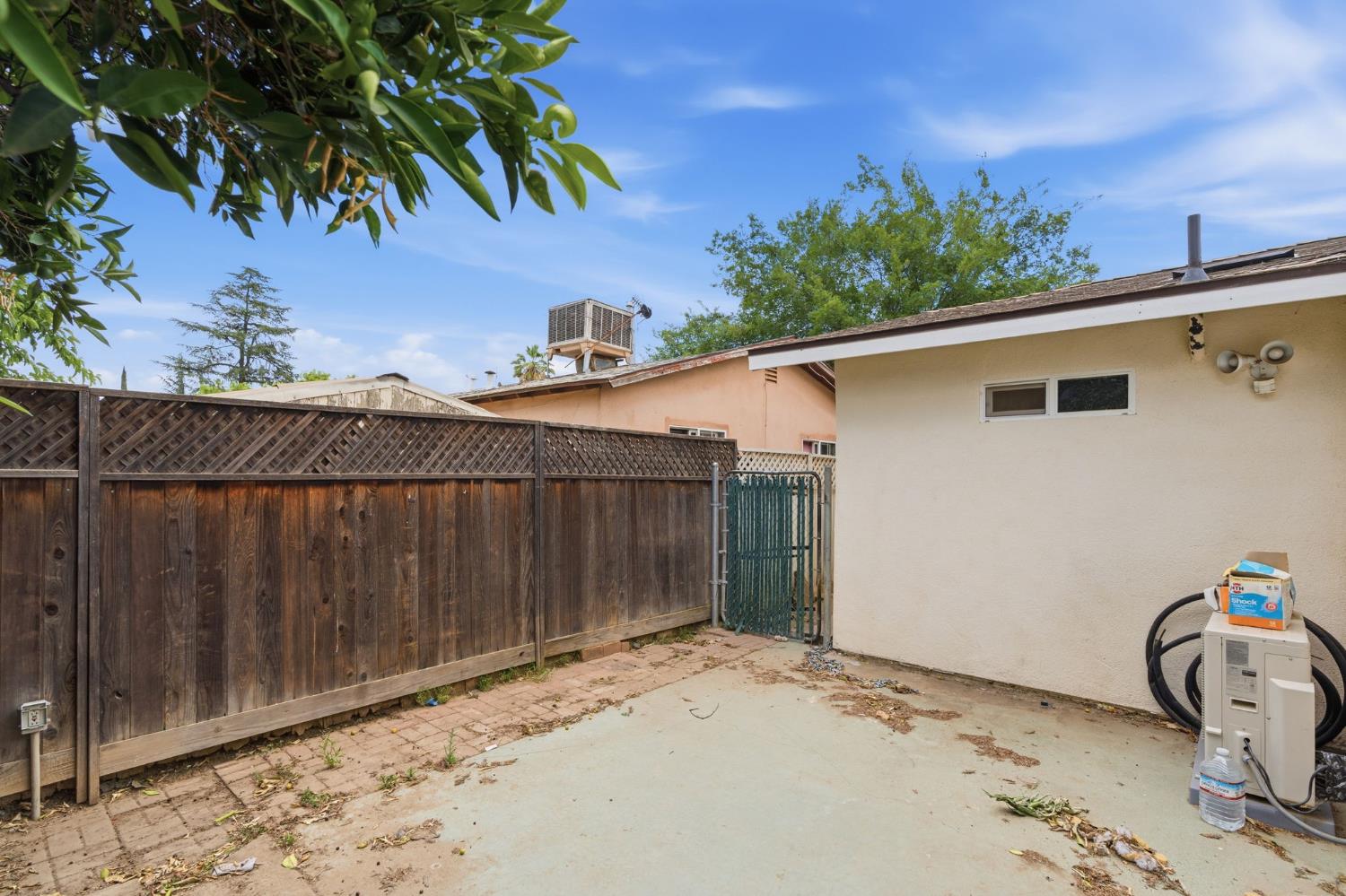 27341 Parkwood Ave, Madera, CA 93637