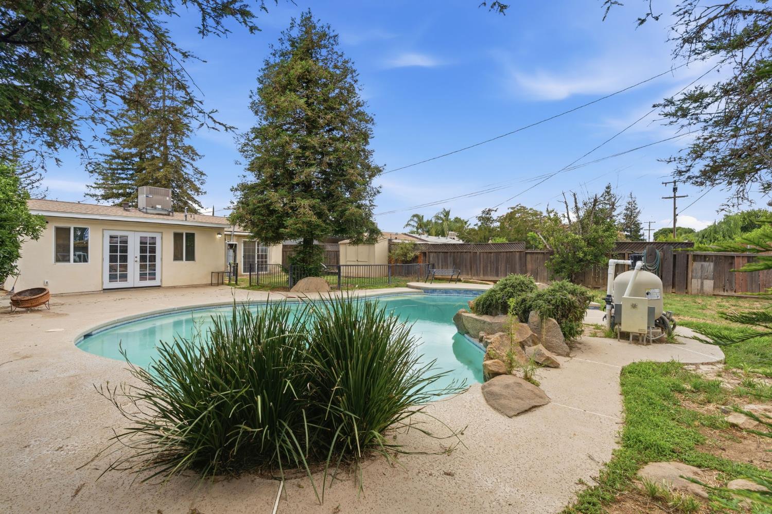 27341 Parkwood Ave, Madera, CA 93637