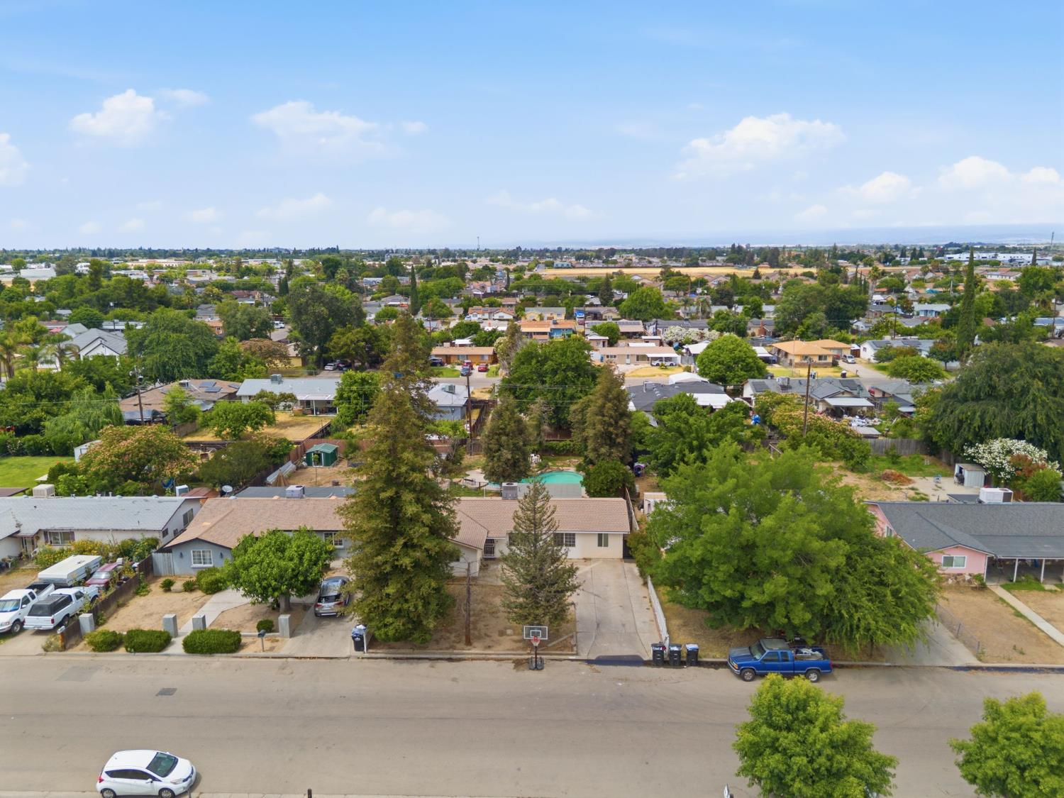 27341 Parkwood Ave, Madera, CA 93637