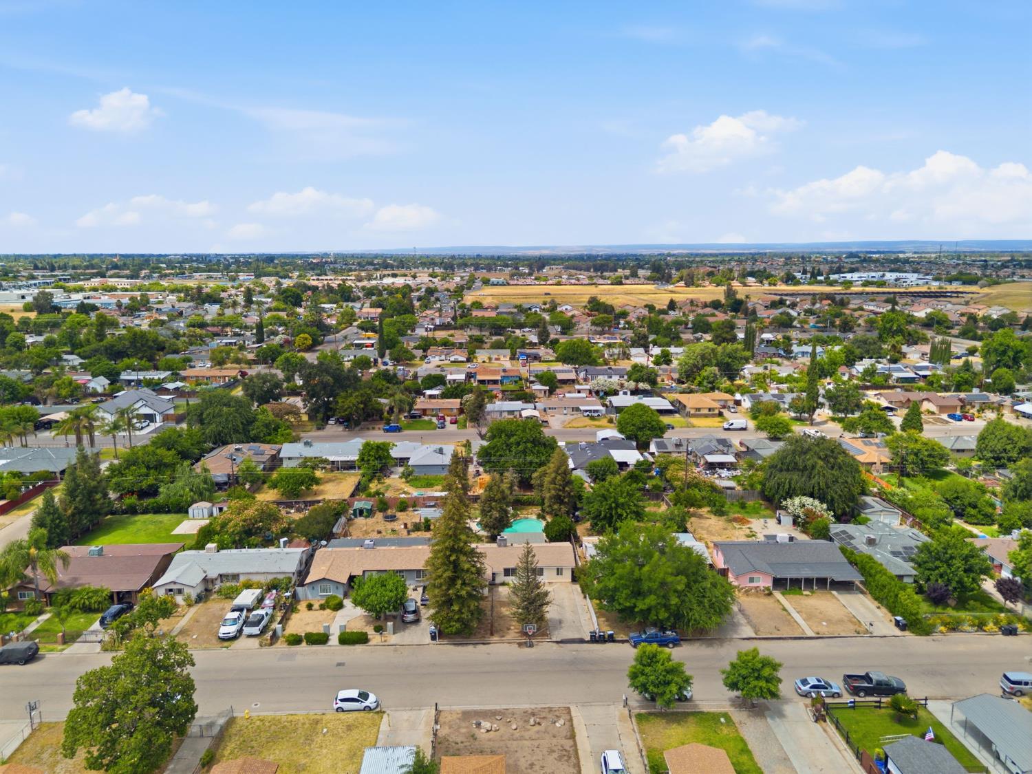 27341 Parkwood Ave, Madera, CA 93637