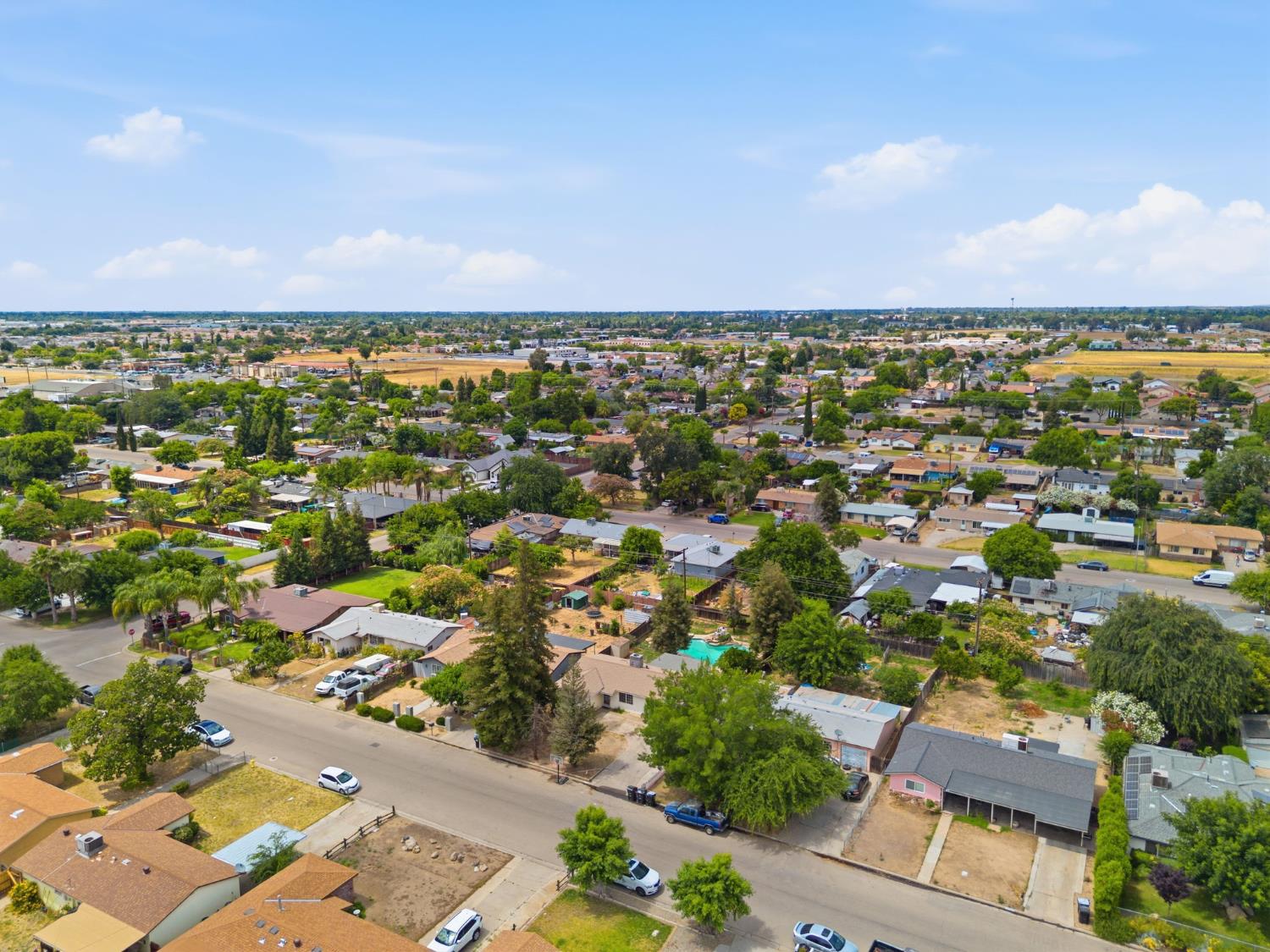 27341 Parkwood Ave, Madera, CA 93637