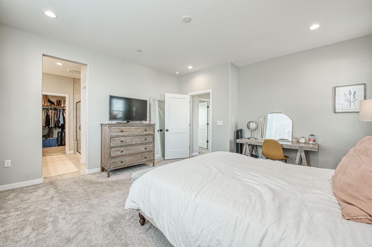 738 Katelyn Ave, Madera, CA 93636