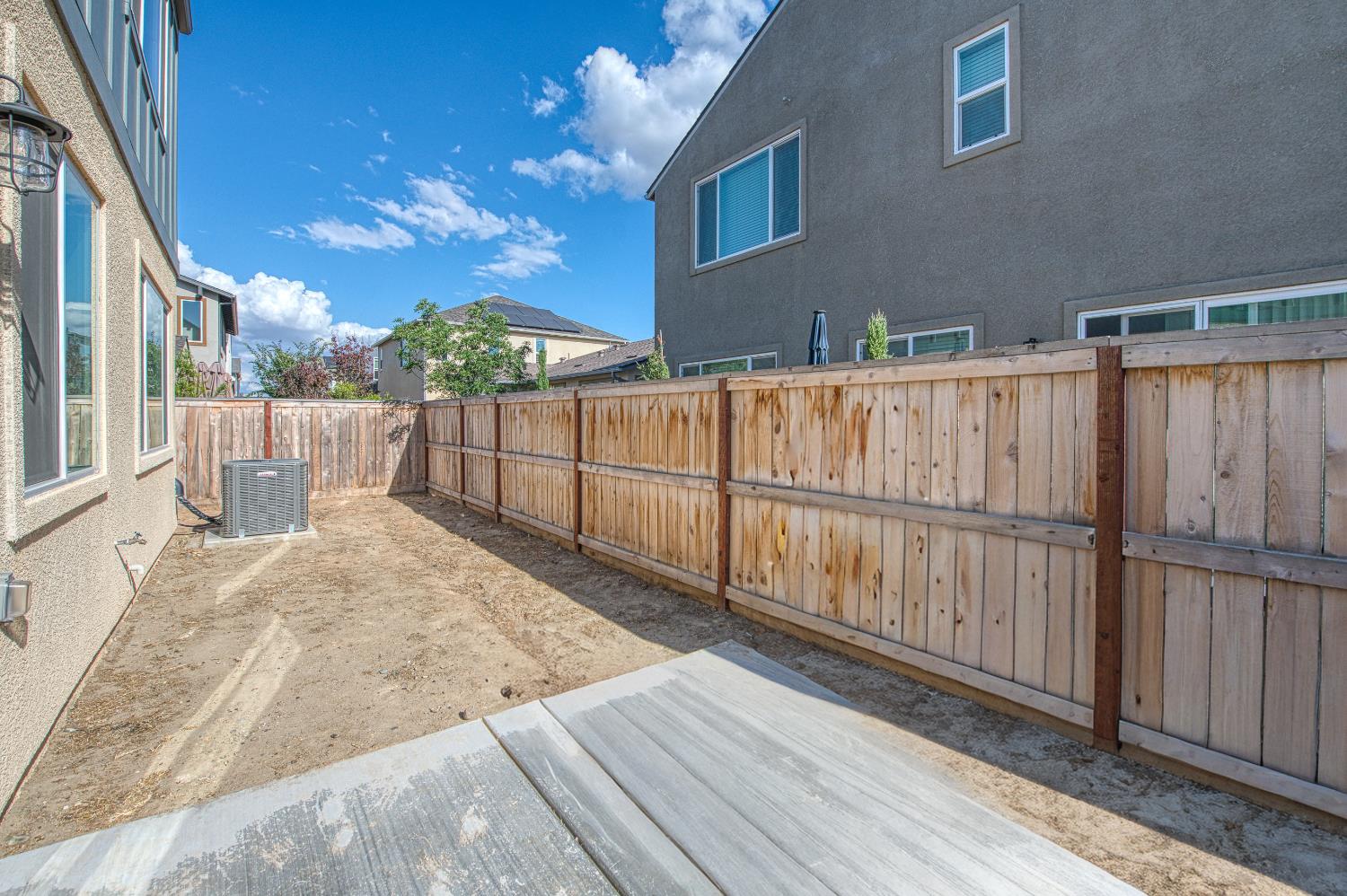 738 Katelyn Ave, Madera, CA 93636