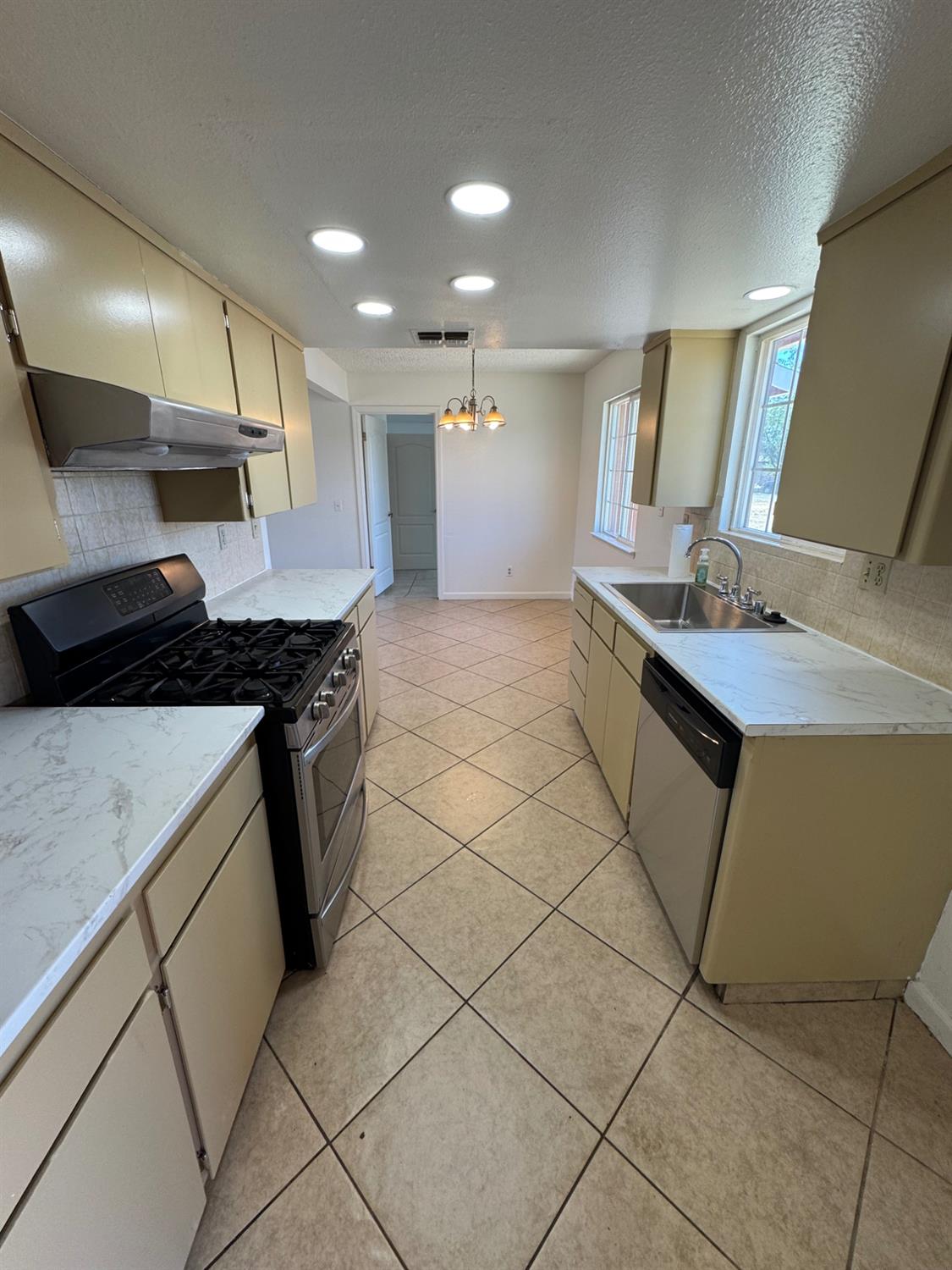 26295 Dillon Way, Madera, CA 93638