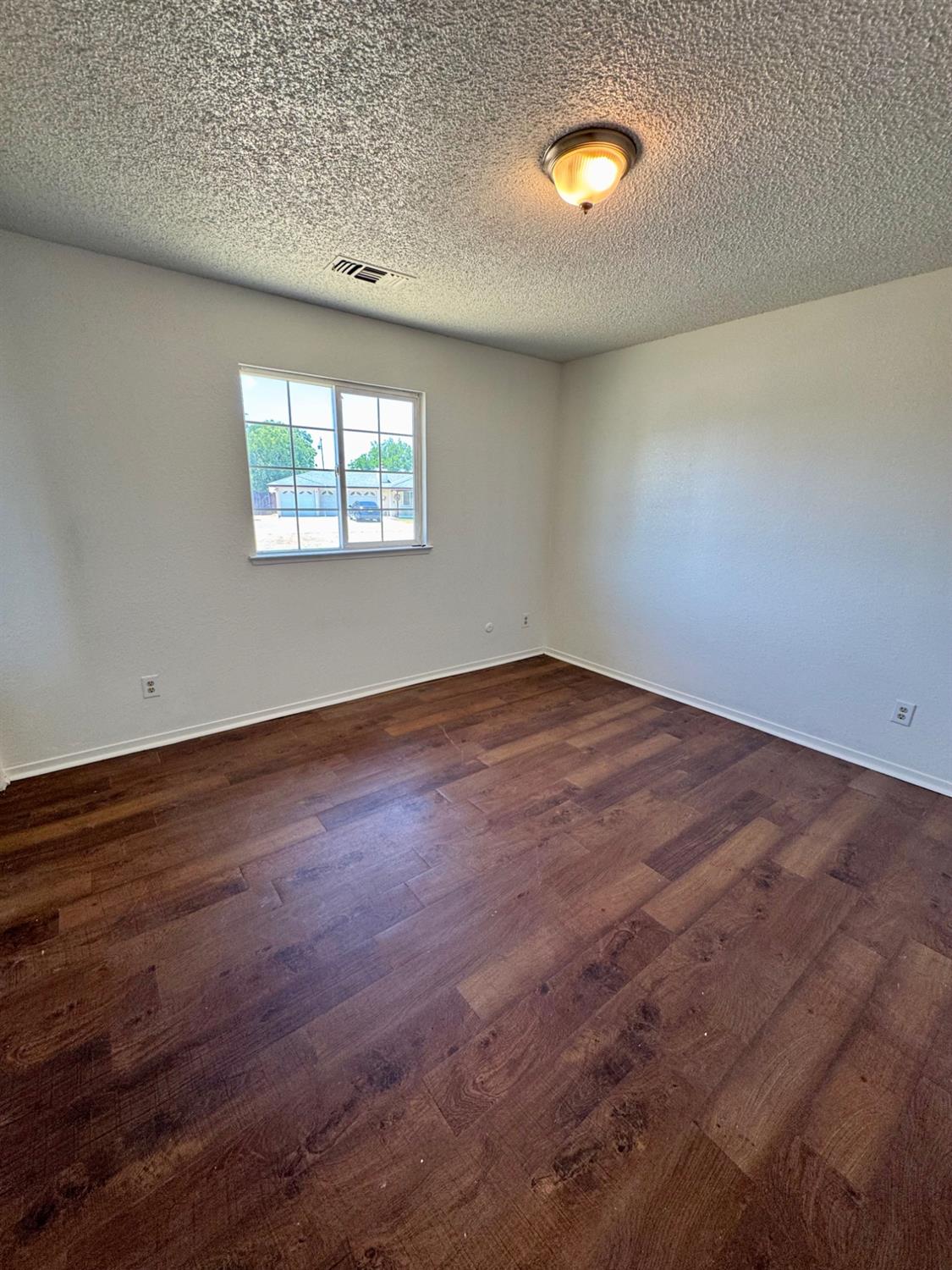 26295 Dillon Way, Madera, CA 93638