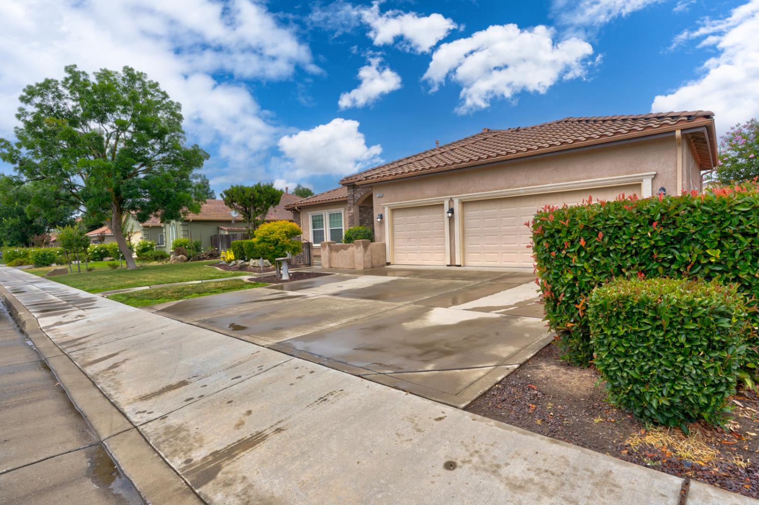 17028 Granite Falls Way, Madera, CA 93610
