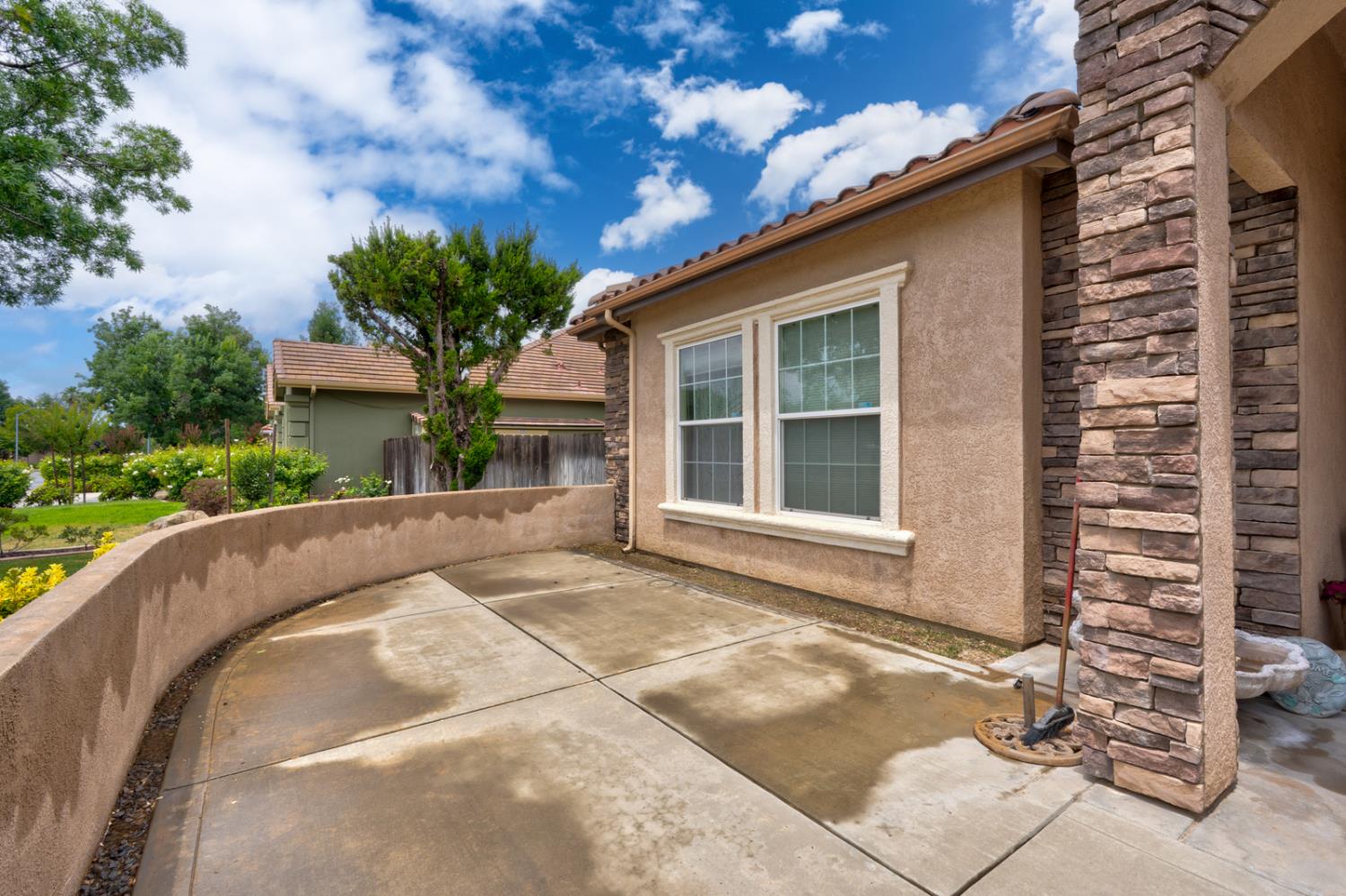 17028 Granite Falls Way, Madera, CA 93610