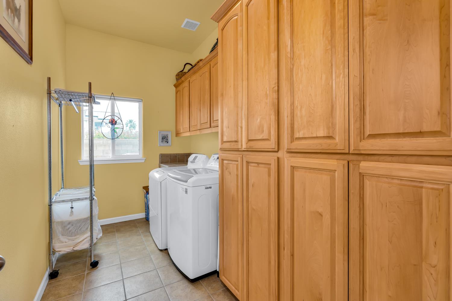 17028 Granite Falls Way, Madera, CA 93610