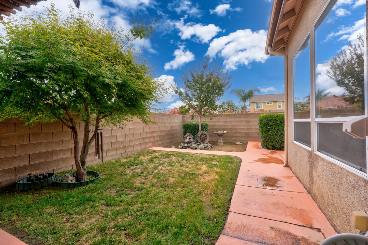 17028 Granite Falls Way, Madera, CA 93610