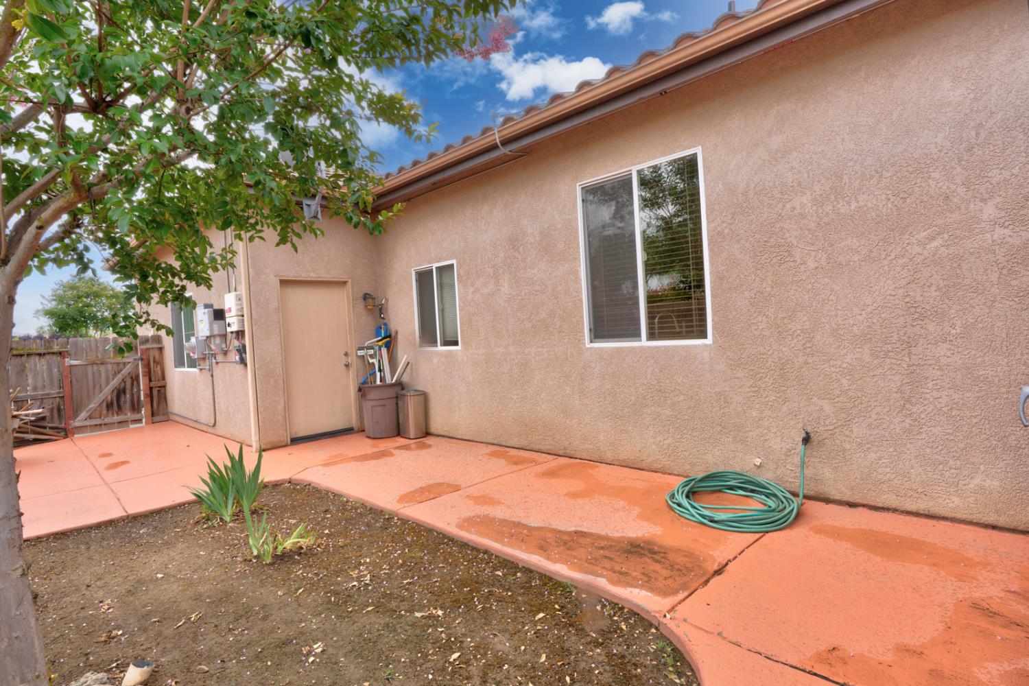 17028 Granite Falls Way, Madera, CA 93610