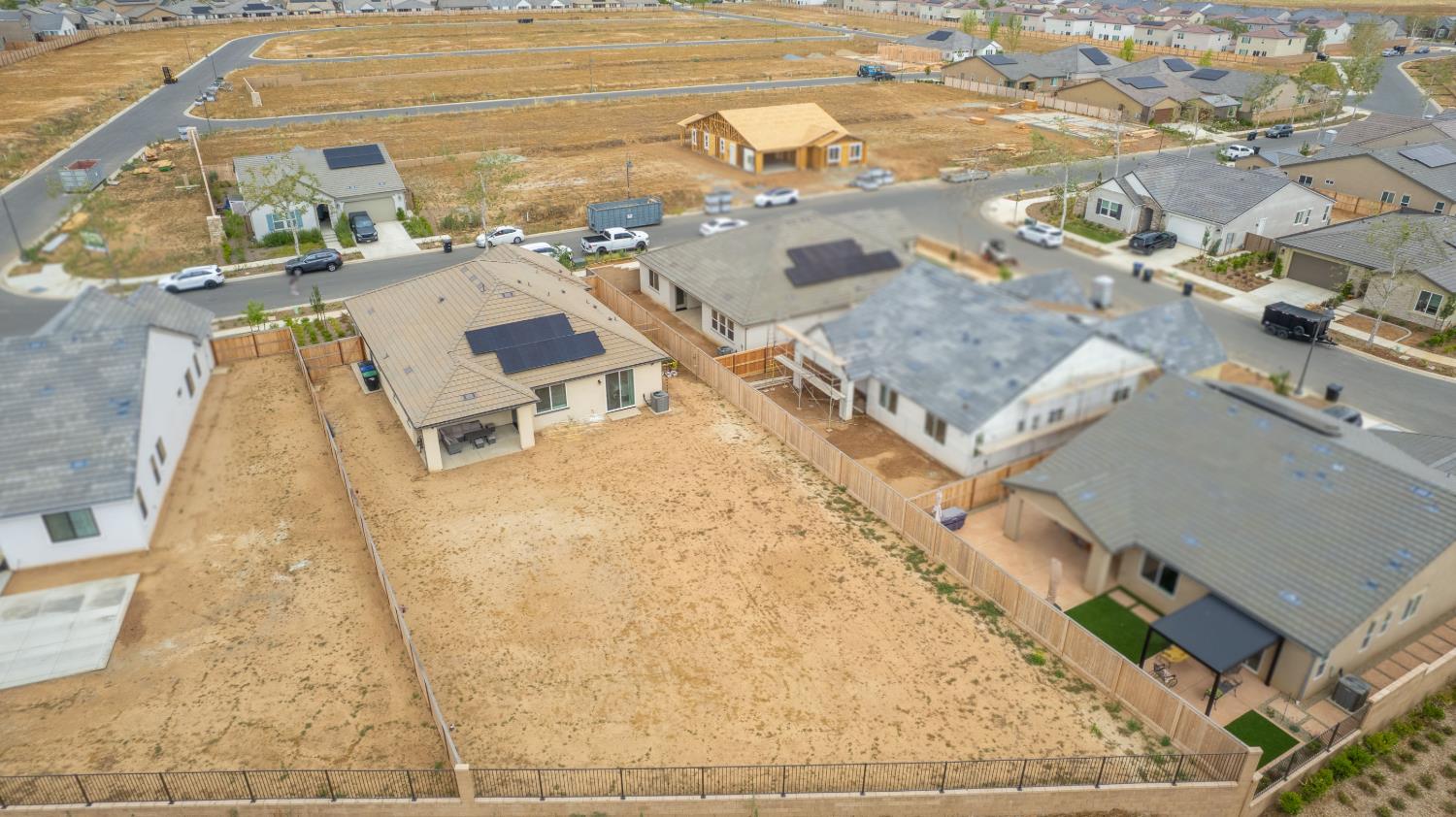 1122 Creekside Ave, Madera, CA 93636