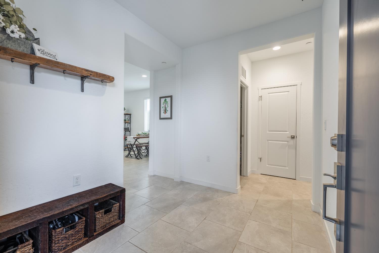 1180 Blue Oak Ln W, Madera, CA 93636