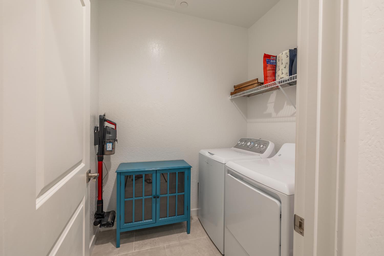 1180 Blue Oak Ln W, Madera, CA 93636
