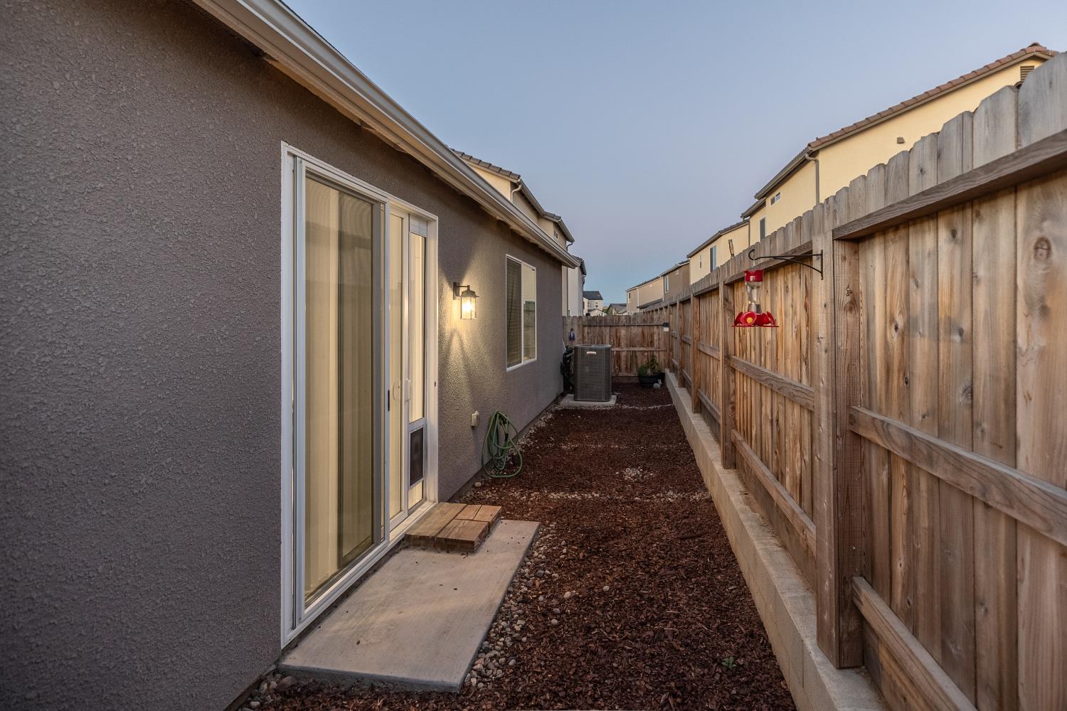1180 Blue Oak Ln W, Madera, CA 93636